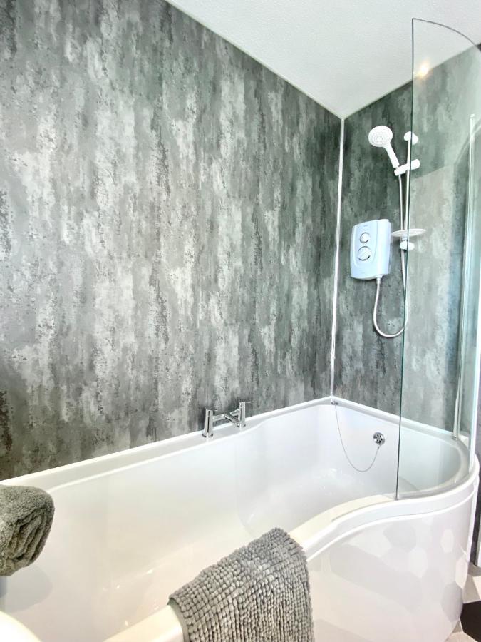 Stylish Central 2 Bedroom Apartment - Free Parking, Free Wifi Orkney Exterior foto
